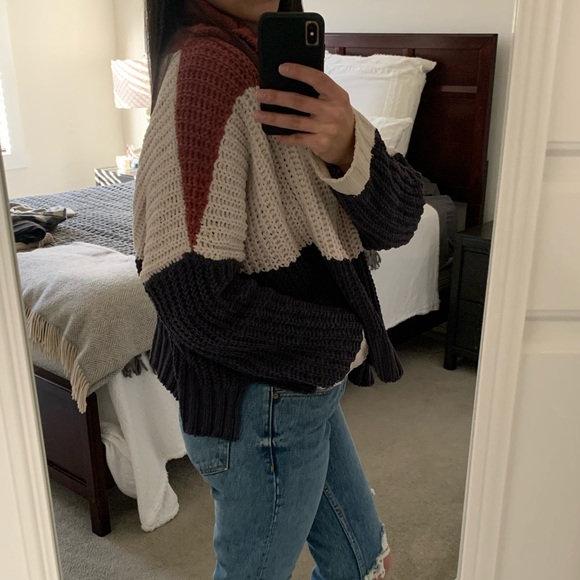 Cowl Neck Color-block Sweater - Picture 4 of 5